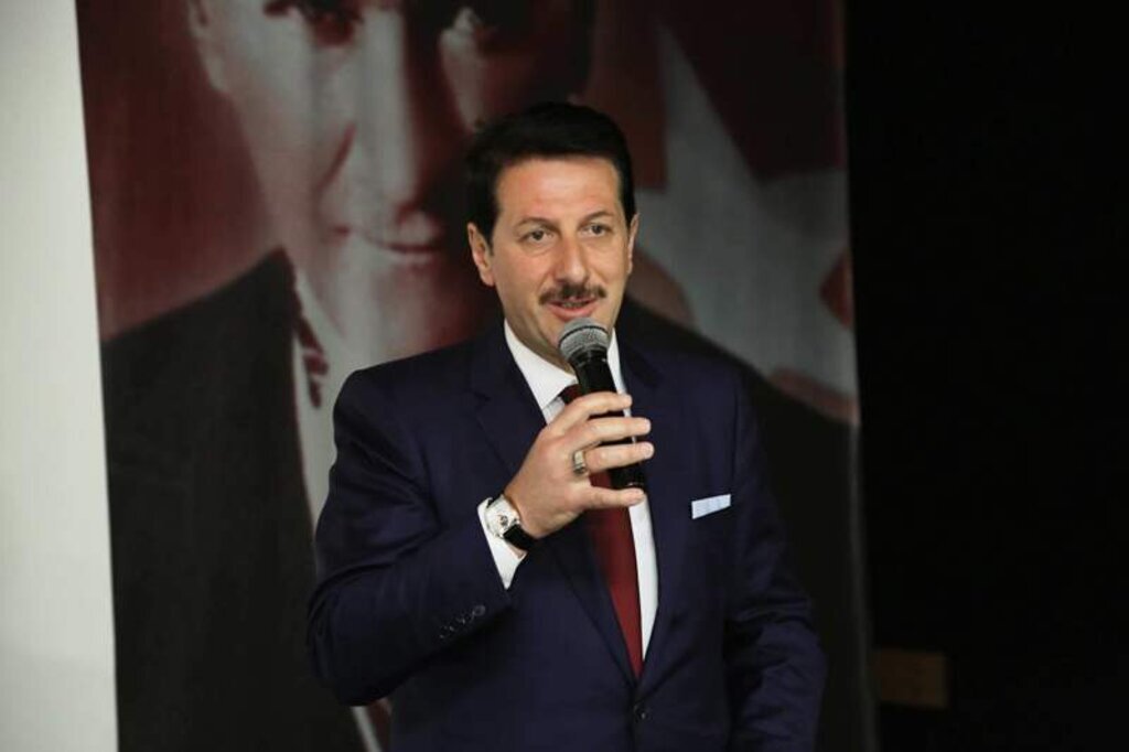 TALHA UĞURLUEL İLKADIMLI ÖĞRENCİLERLE BULUŞTU