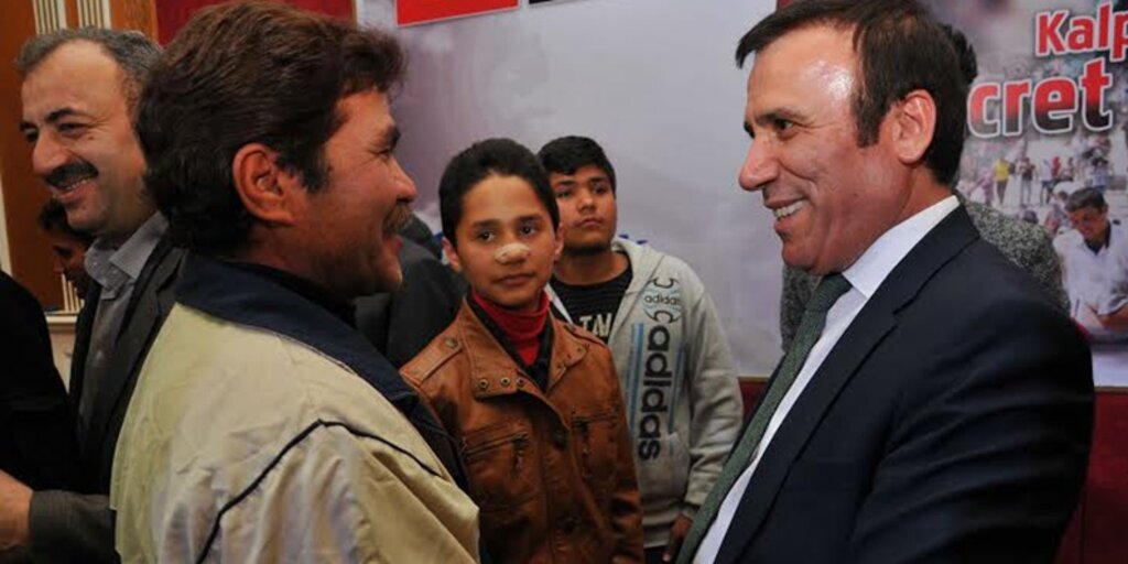 ‘Tarih boyunca biz hep ensar olduk’