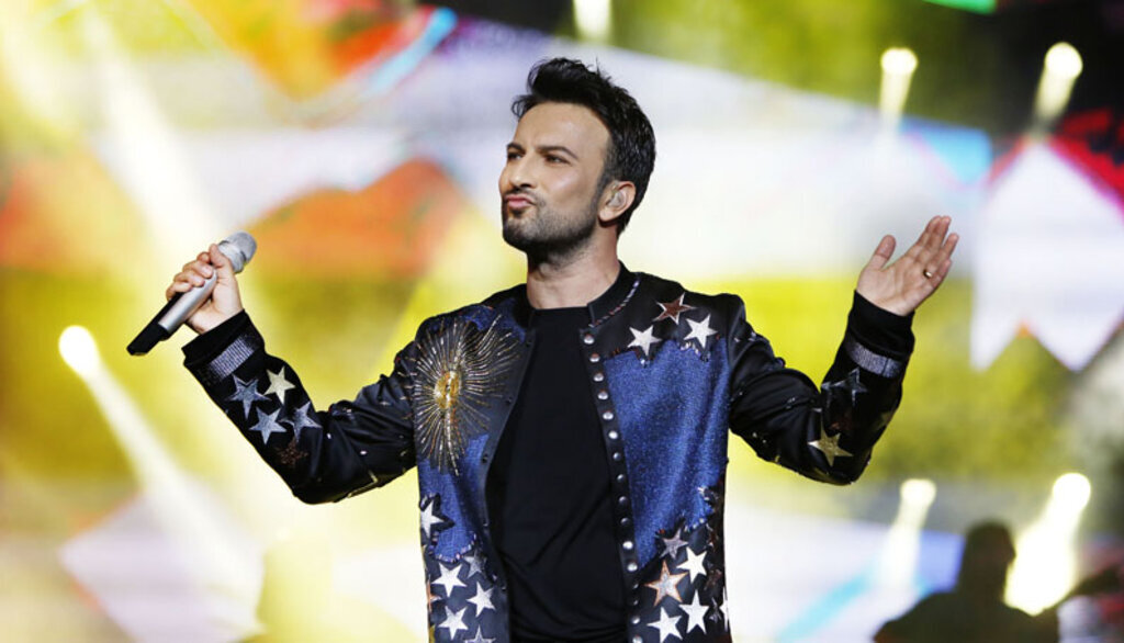 Tarkan Harbiye'de sevenlerini coşturdu