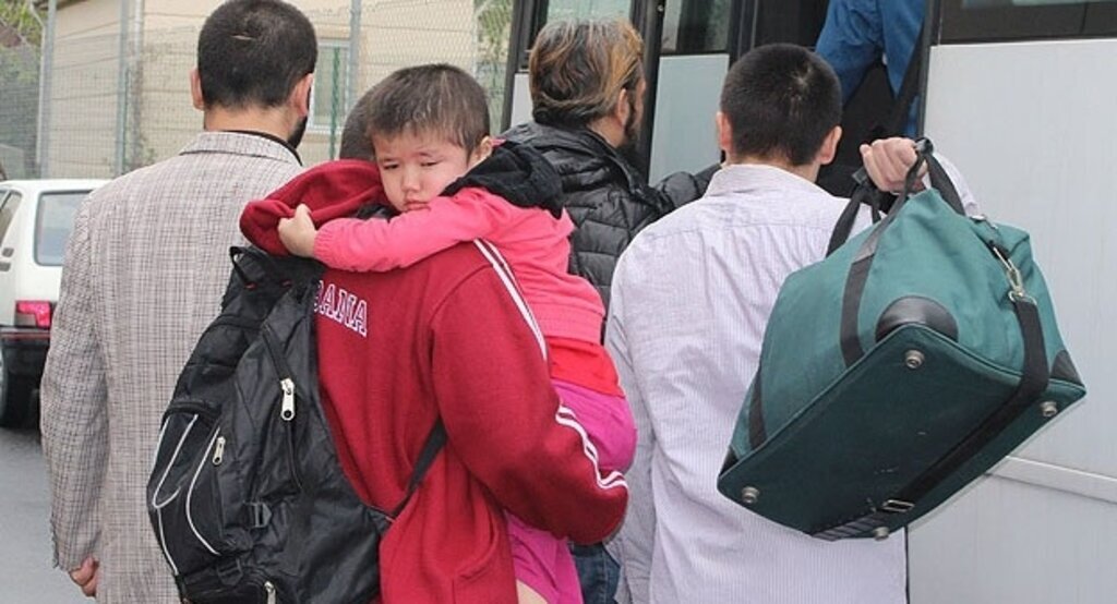 Tayland 90 Uygur'u Çin'e iade etti