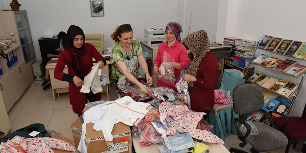 Tekkeköy Belediyesi hayır çarşısı bayrama hazır