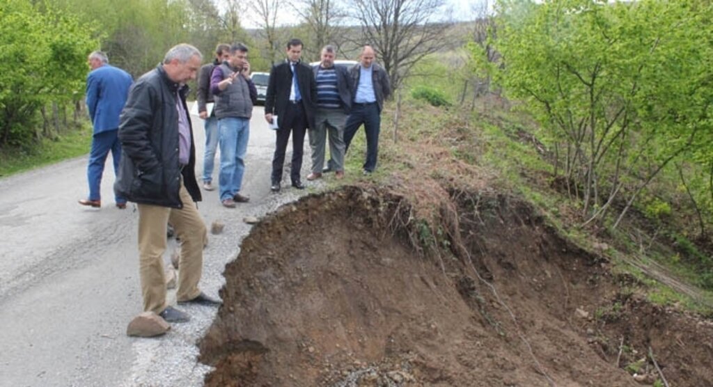 Tekkeköy Belediyesi aşırı yağışların sonra oluşan hasarları tespit etti