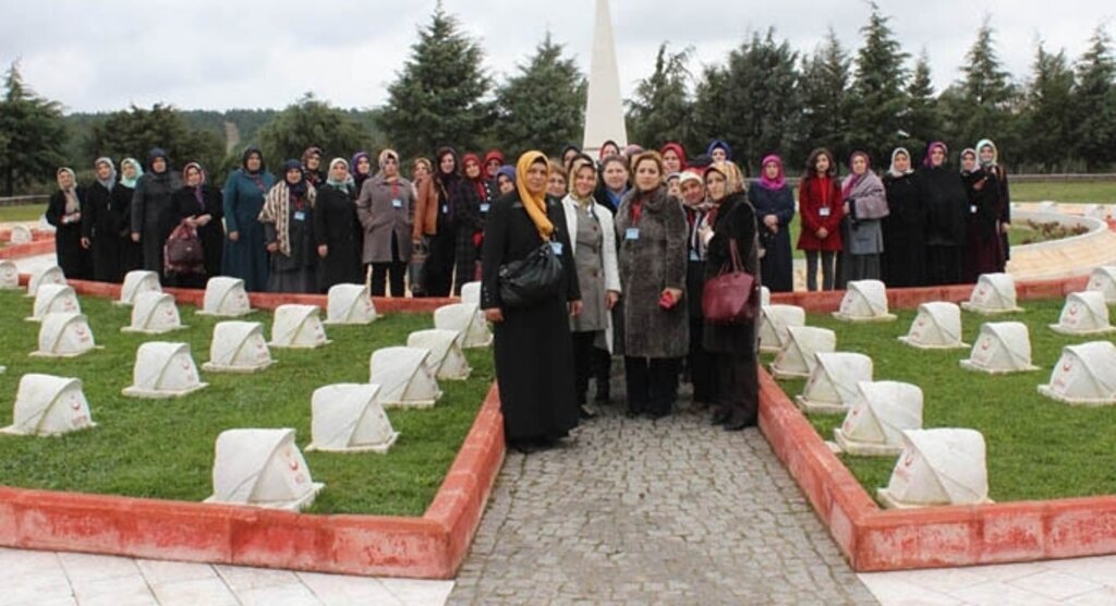 Tekkeköylü Kadınlar Şehitler diyarı Çanakkale’den döndüler