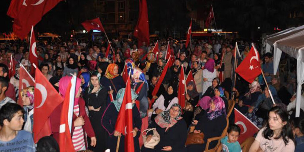 Terme demokrasi nöbetinde meydanlara sığmıyor