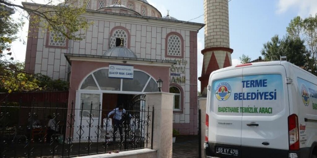 Terme’de Cami haftası nedeniyle camilerde temizlik çalışması yapılıyor