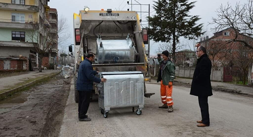 Terme’de çöp konteynerleri yenileniyor