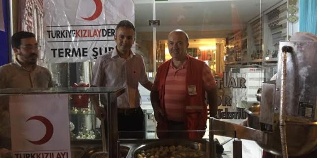 Terme’de Demokrasi Nöbetinde Lokma ikramı yapıldı