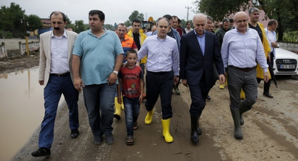 Terme‘de selin yaraları sarılıyor