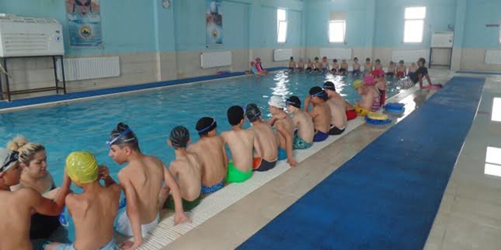 Terme’de yüzme yaz spor okulu kursları başladı