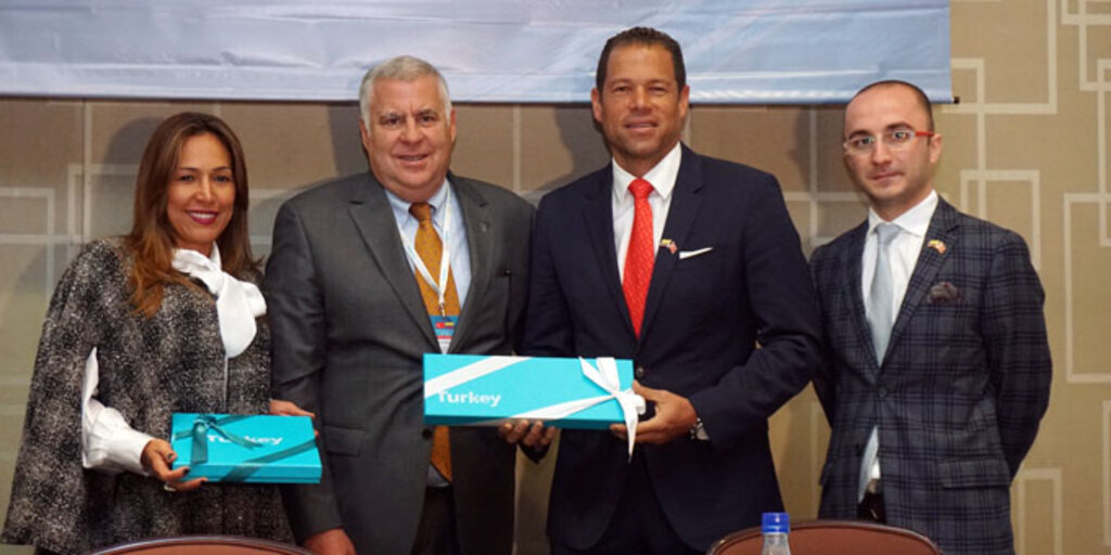 TİM Kolombiya Ticaret Heyetine İzmirli başkan