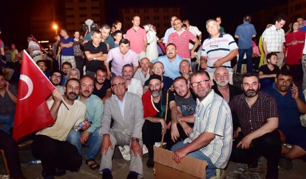 TOMA'nın üzerinden darbecilere mesaj