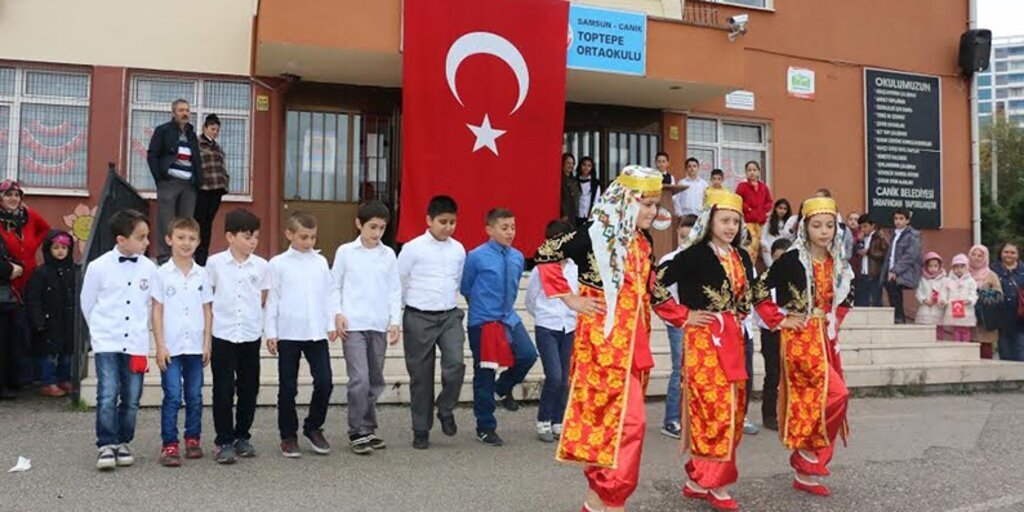 Toptepe İlköğretim Okulu'nda 'Cumhuriyet' coşkusu
