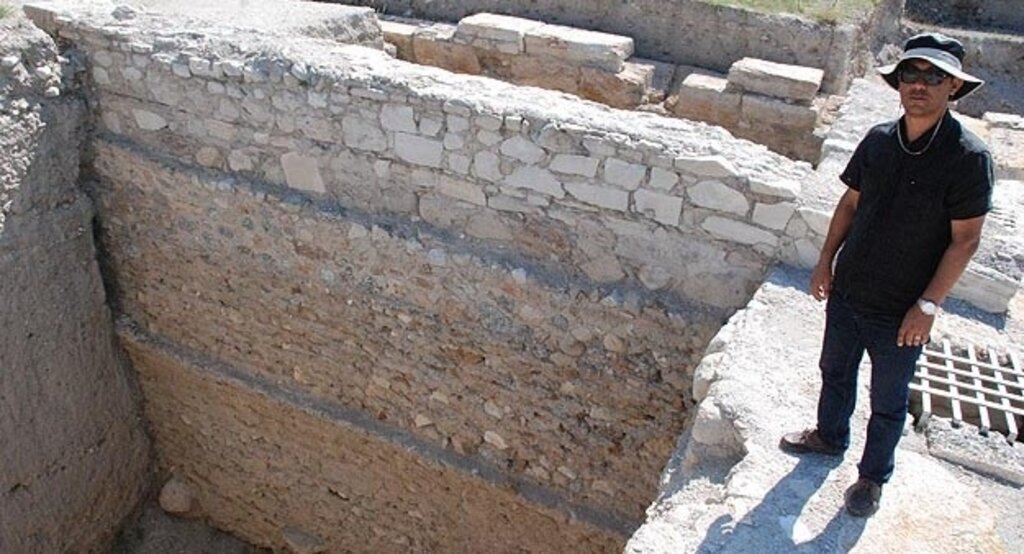 Tripolis'te bin 900 yıllık tahıl ambarları bulundu