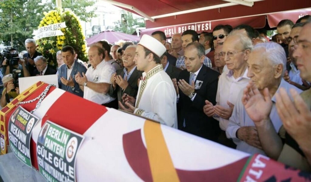 Turgay Şeren son yolculuğuna uğurlandı