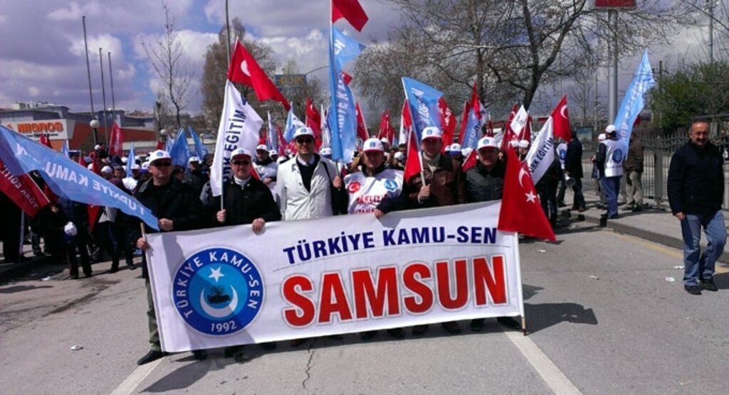 Türkiye Kamusen'den 'İş Güvenceme Dokunma, Ek Zammımı Ver' mitingi