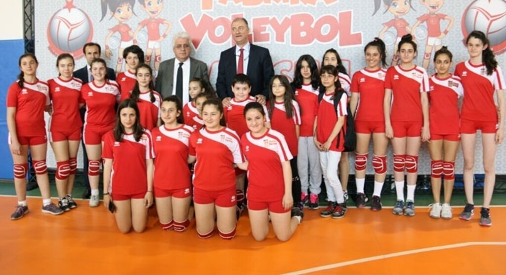 TÜRKİYE VOLEYBOL FEDERASYONU BAŞKANINDAN SAMSUN FABRİKA VOLEYBOLA ZİYARET