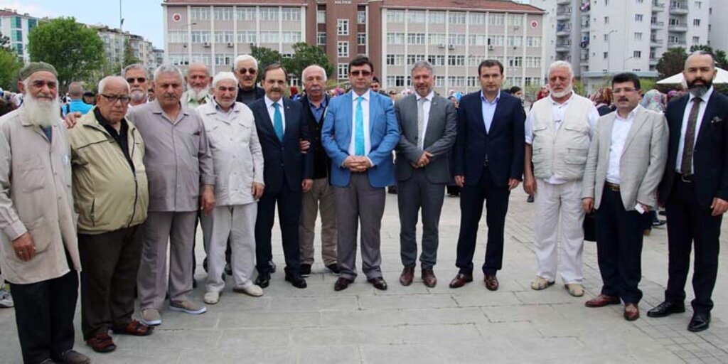 Umre kafilesi Bafra’dan kutsal topraklara dualarla uğurlandılar