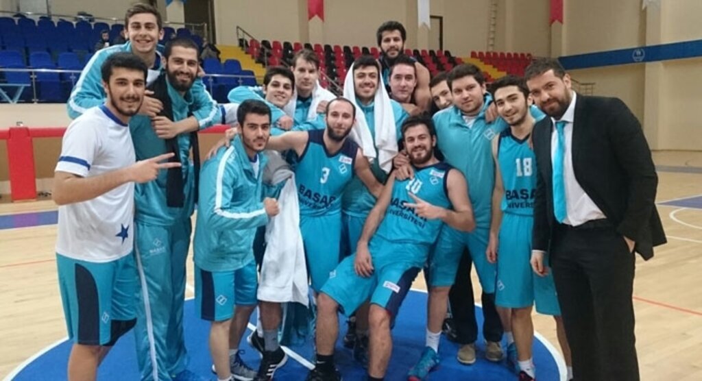 ÜNİLİG’DE BAŞARI ÜNİVERSİTESİ BİRİNCİ LİGİ GARANTİLEDİ