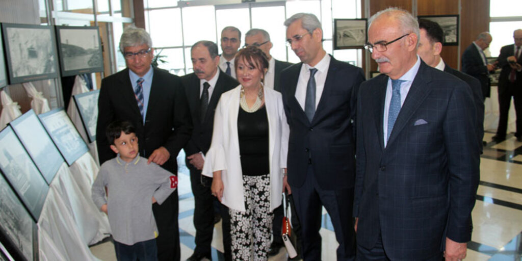 Uzun İnce Bir Yol Dünden Bugüne Karayolları Fotoğraf Sergisi açıldı