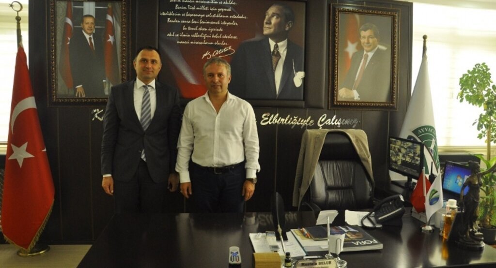 Vakıflar Bankası Müdürü Başkan Belur'u makamında ziyaret etti