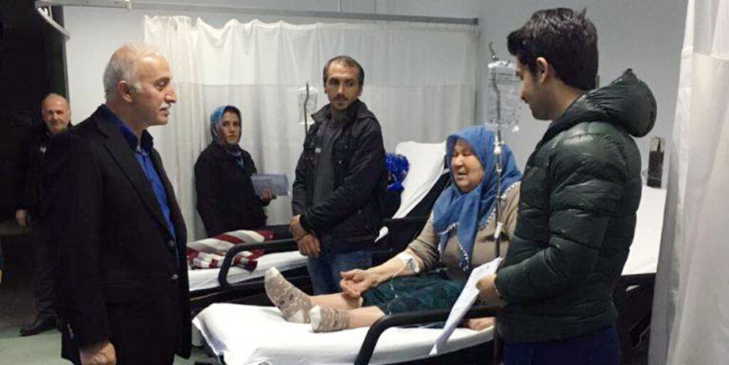 Vali Şahin Eğitim ve Araştırma Hastanesi Acil Servis'te tedavi gören hastaları ziyaret etti