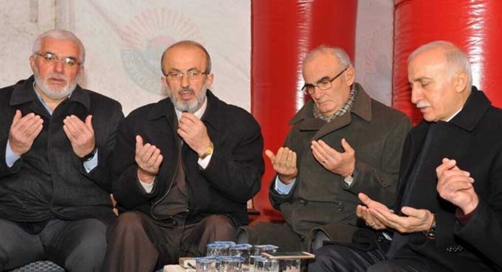 Vali Şahin ve Başkan Yılmaz'dan şehit ailesine taziye ziyareti