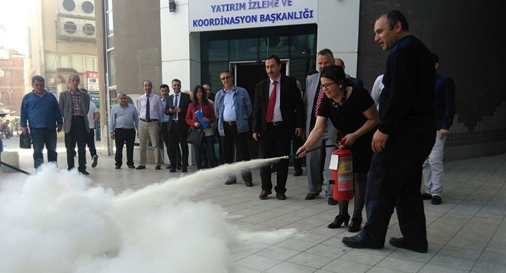 Valilik personeline yangın eğitimi verildi