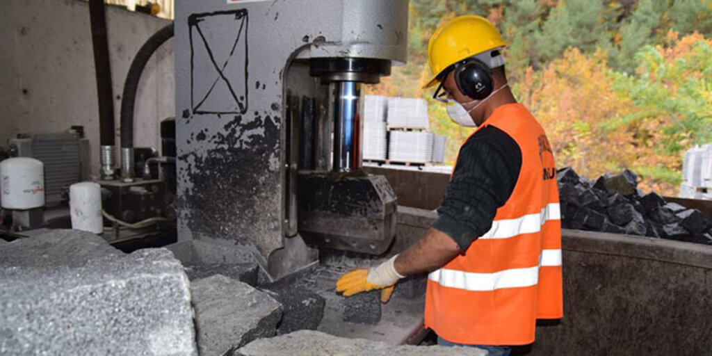 Vatandaşa istihdam şehre güzellik katan fabrika!