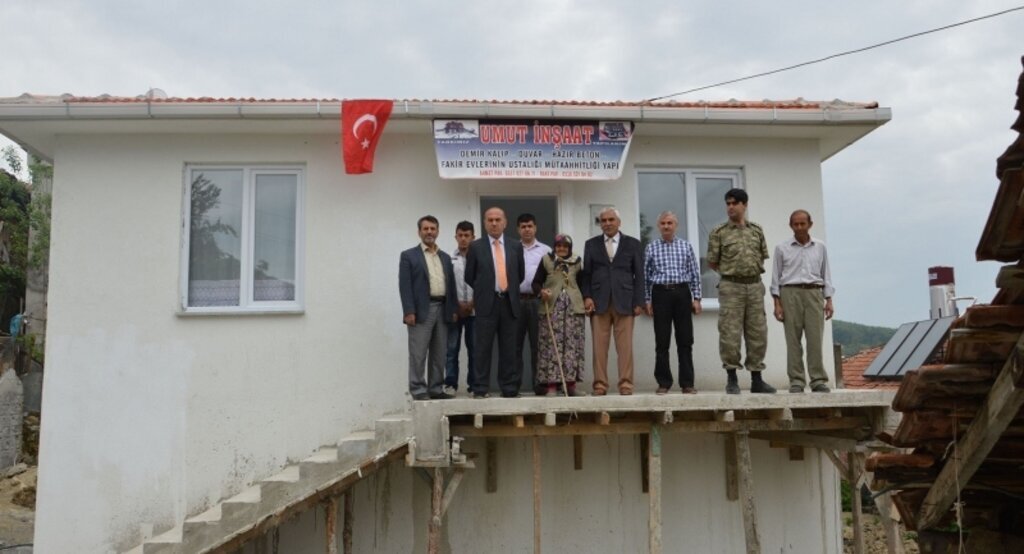 Vezirköprü'de ihtiyaç sahibi 330 kişiye konut