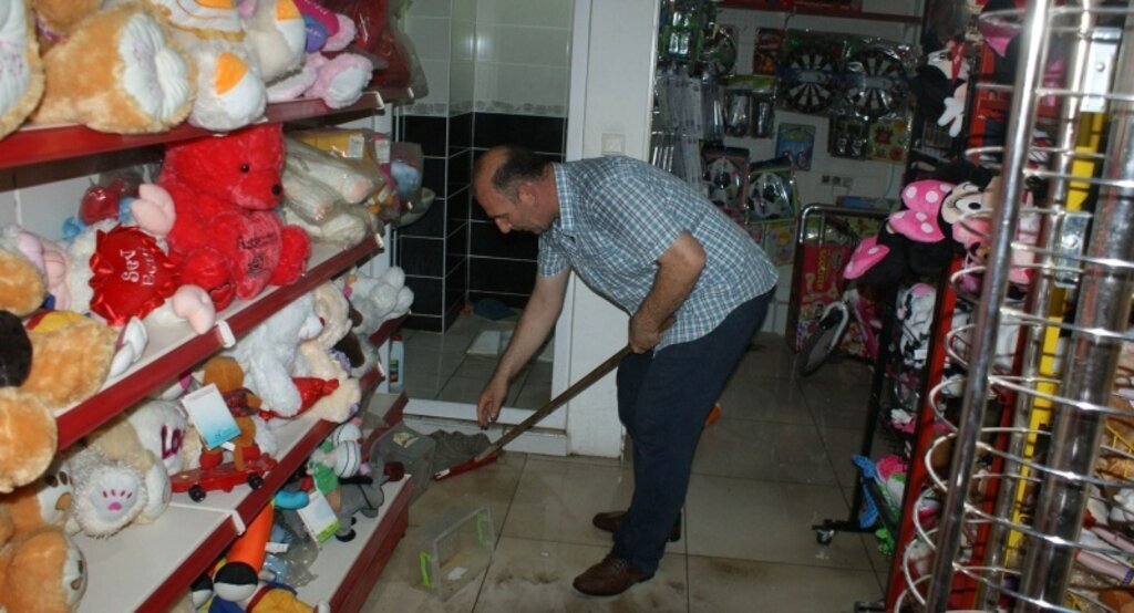 Vezirköprü'de yağış etkili oldu