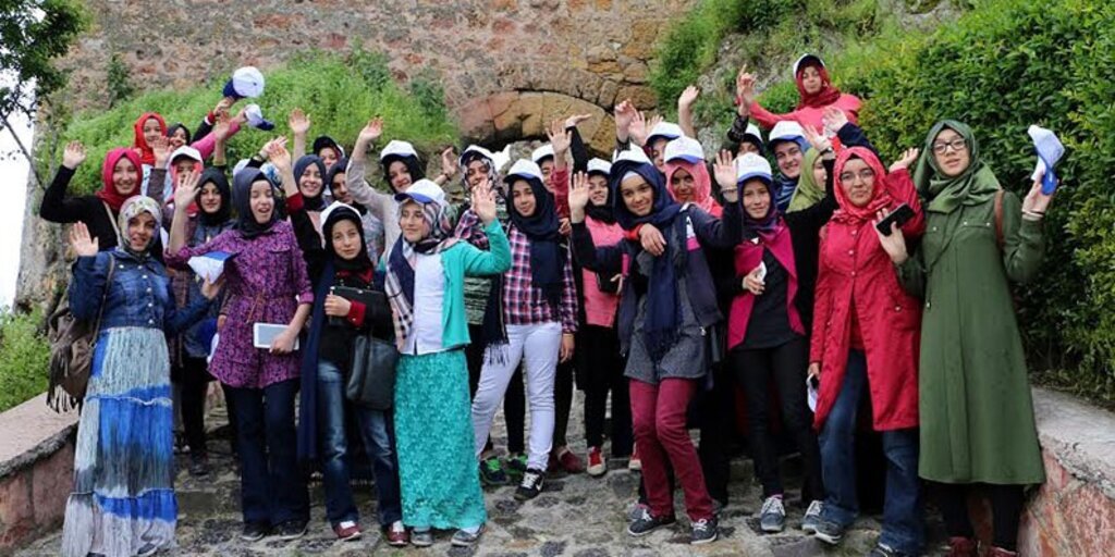 Vezirköprülü gençler tarihi yerinde öğreniyor