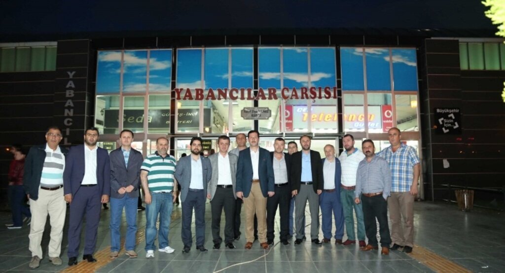 Yabancılar Çarşısında 3 Bin Kişiye İftar