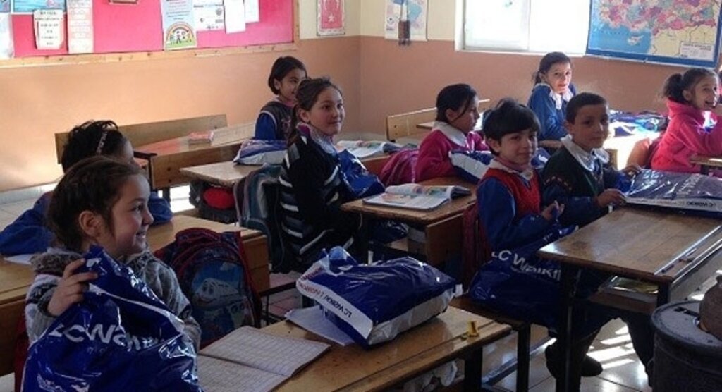 Yağlıdere'de öğrencilere giyim yardımı