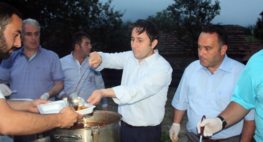 Yakakent’te Karaaba mahallesinde iftar