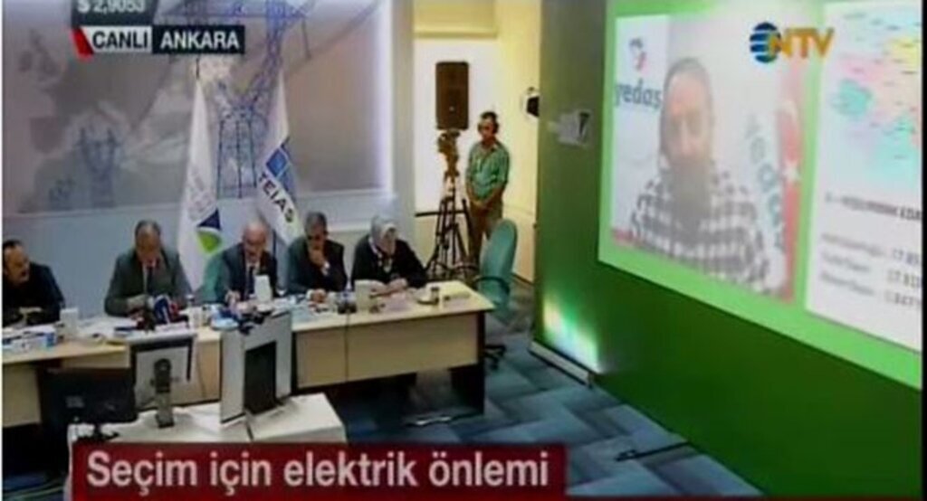YEDAŞ Genel Müdürü Türkoğlu TRT'de Enerji Bakanı'na tedbirleri anlattı