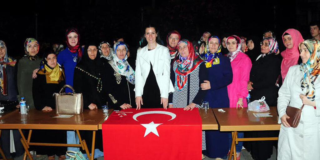 'Yiğit kadınlar ülkesine sahip çıktı'