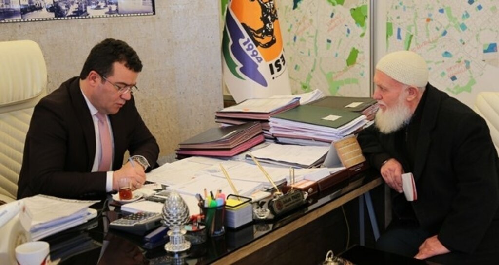 Yüreğimizin de, belediyemizin de kapıları ardına kadar açık