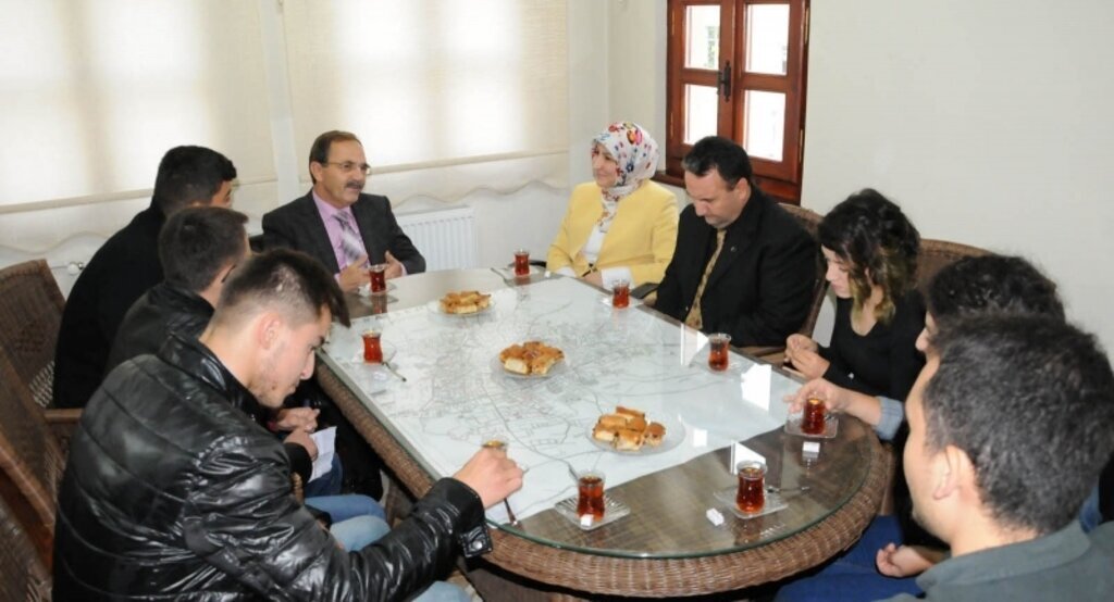 Yurt öğrencileri Başkan Şahin’i ziyaret etti