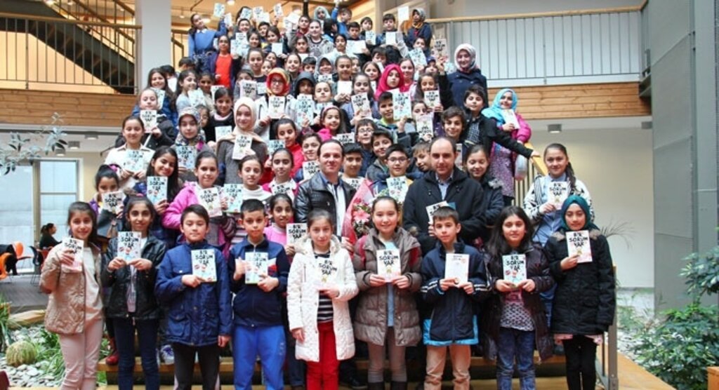 Zeytinburnu Bilgi Evleri'nden Gençlerle Baş Başa Sohbetleri