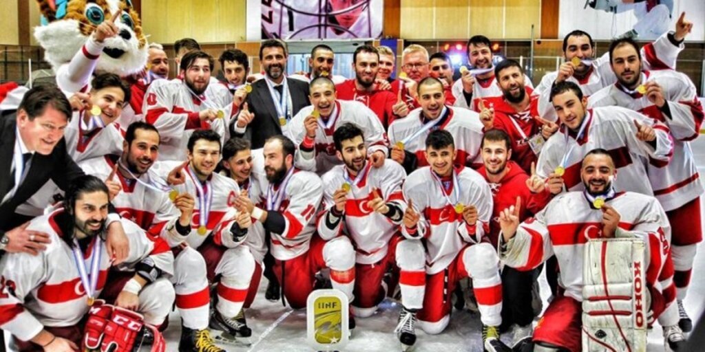 Zeytinburnu Buz Hokeyi Avrupa Grup Şampiyonu!