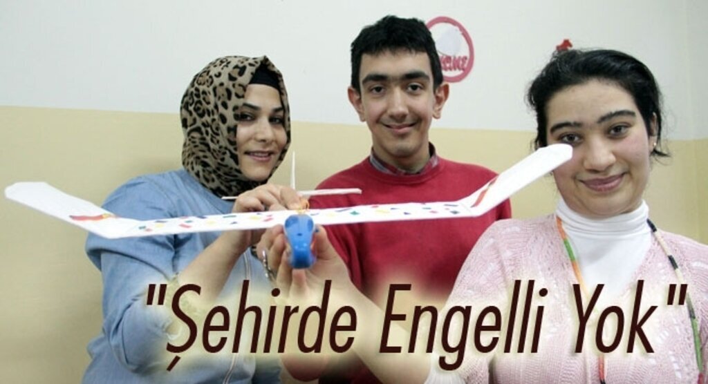 Zihinsel engelli çocuklara 'model uçak' eğitimi veriliyor