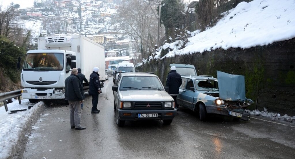 Zonguldak’ta iki trafik kazasında: 6 yaralı