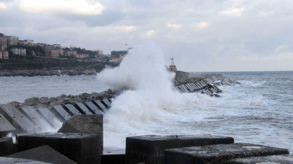 Zonguldak’ta kuvvetli rüzgar ve yağış