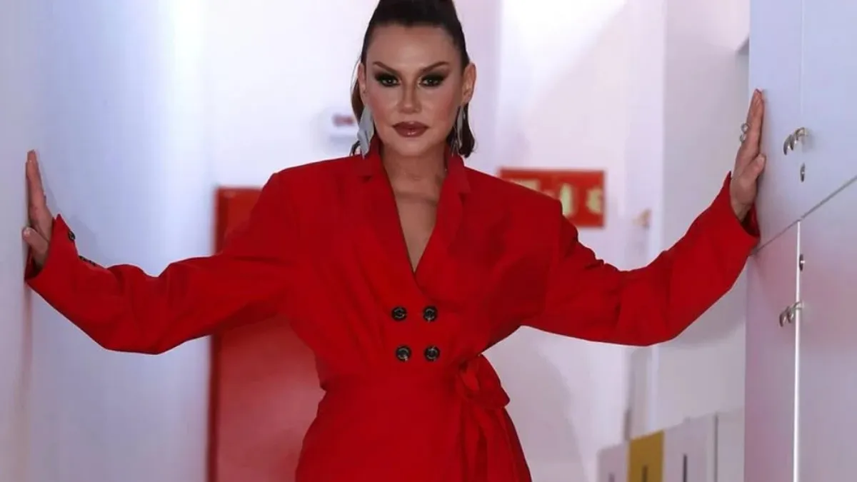 Deniz Seki balkonda düştü! Ünlü şarkıcı ameliyata alındı