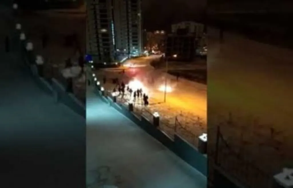 Aynı yerde ikince kaza, vatandaşların arasına daldı