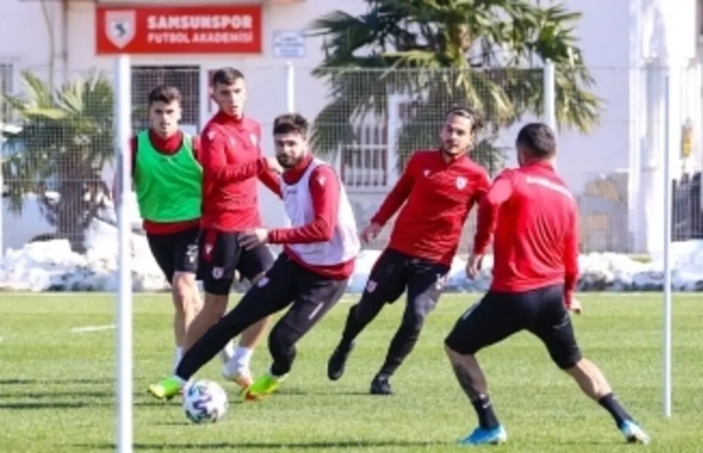 Samsunspor 6’ya 6 jokerli oyun çalıştı - Samsunspor Haber