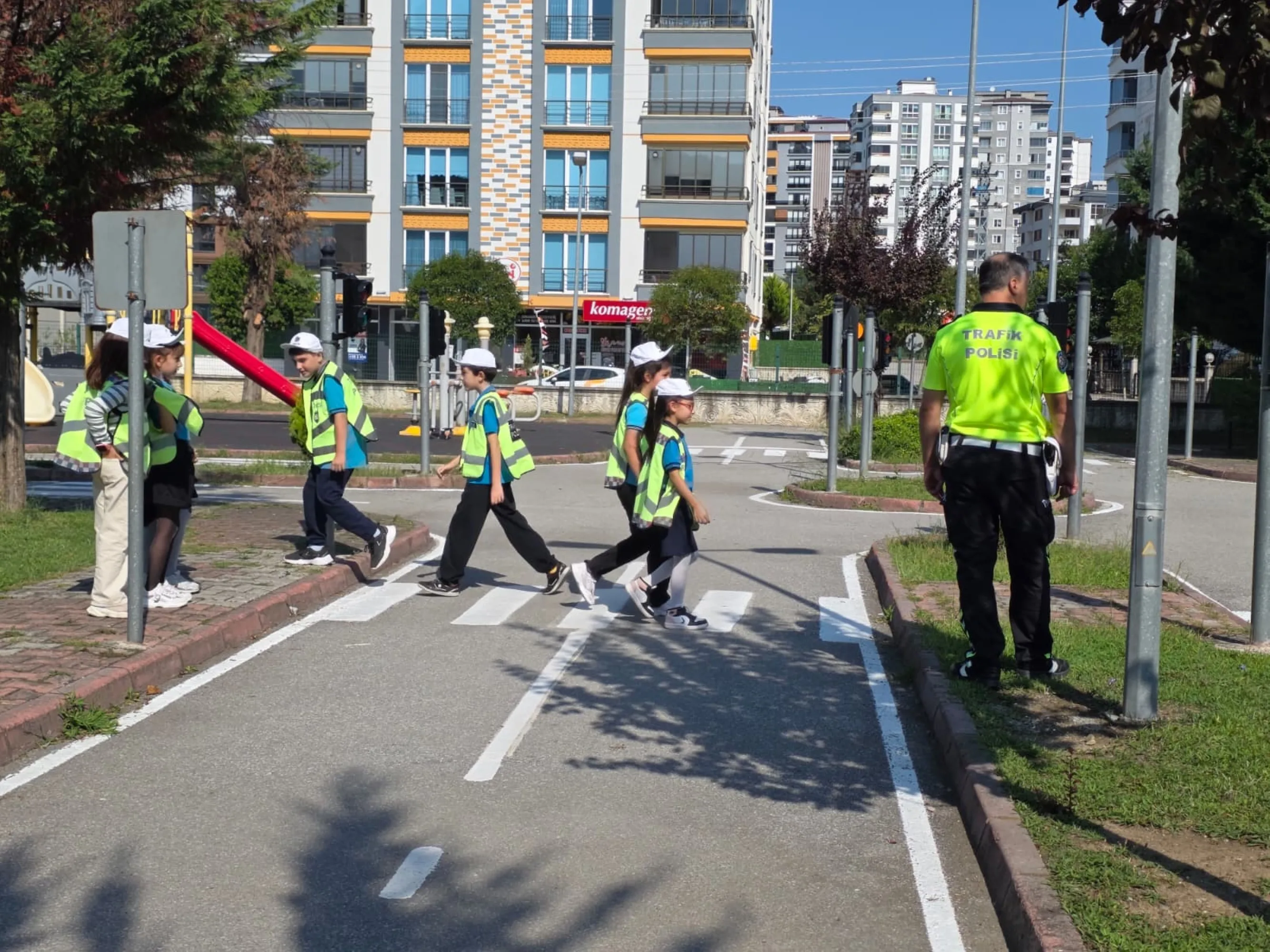 Başkan İhsan Kurnaz’dan Çocuklara Trafik Güvenliği Eğitimi - Fotoğraf 2