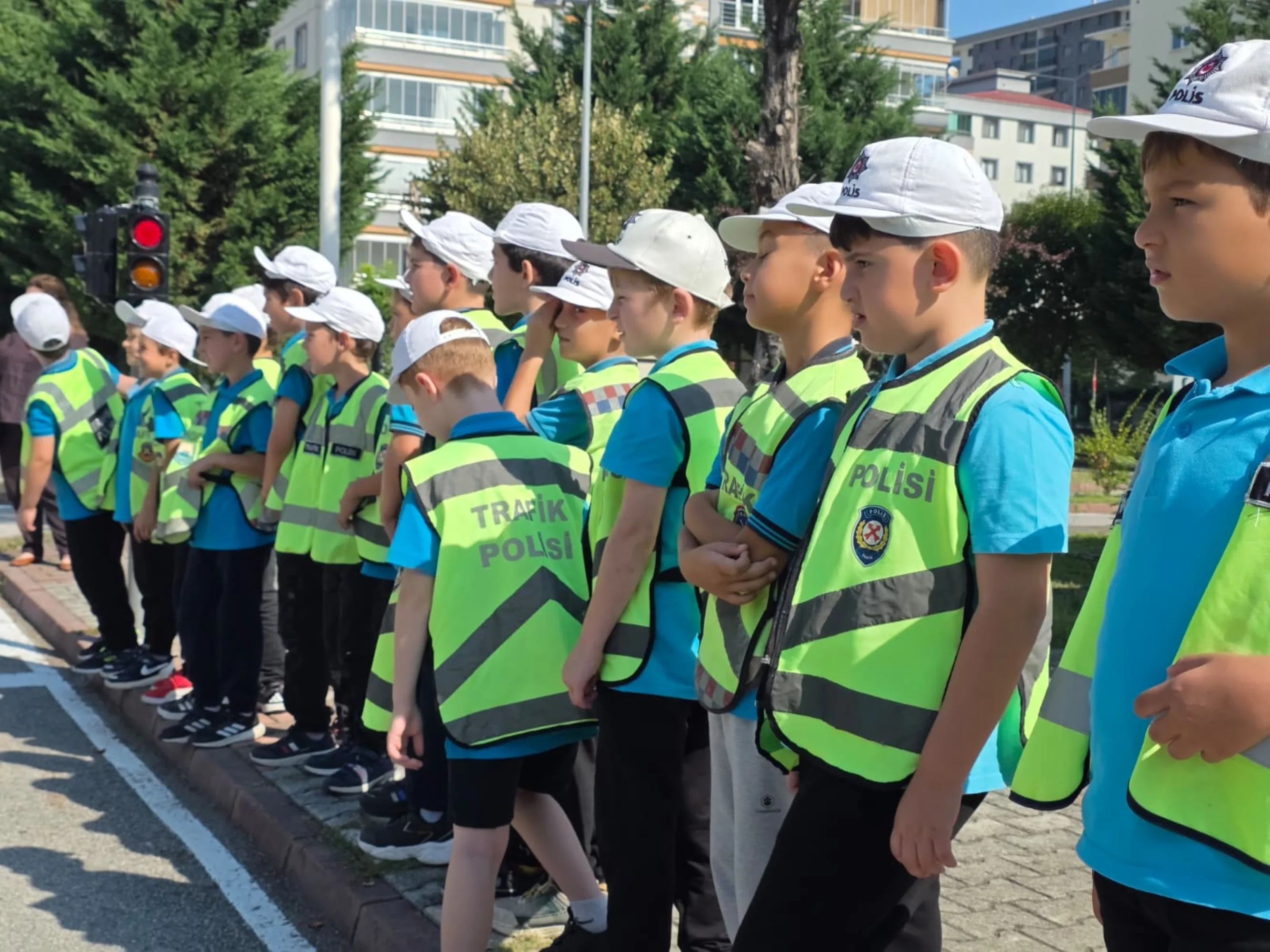Başkan İhsan Kurnaz’dan Çocuklara Trafik Güvenliği Eğitimi - Fotoğraf 1