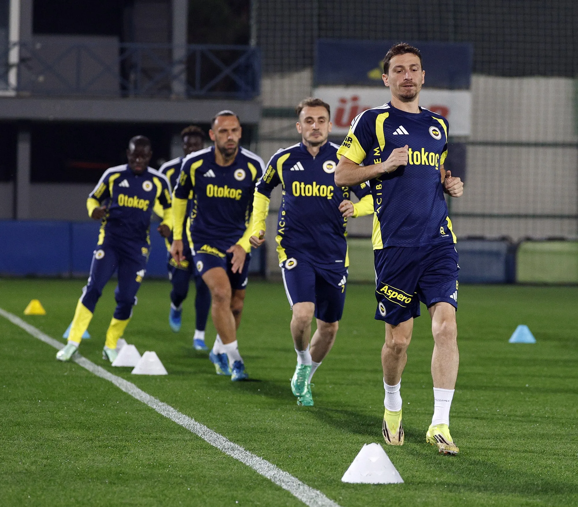 Fenerbahçe Kampa Girdi, Fenerbahçe Galatasaray maçı Ne Zaman ve Muhtemel 11’ler - Fotoğraf 1